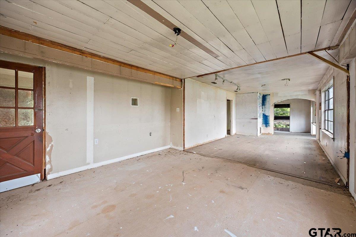 1535 North Dickinson Drive Rusk, TX 75785 - Photo 15 of 18 a view of an empty room