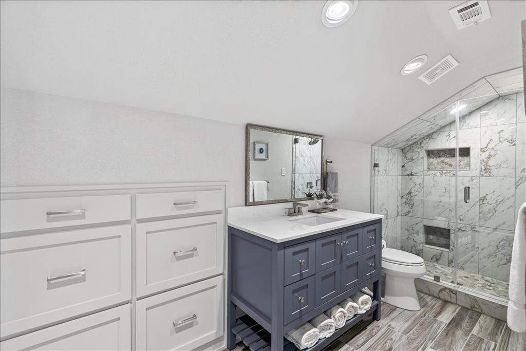 103 Island Beach Road Gun Barrel City, TX 75156 - Photo 27 of 38 Guest Bathroom #3