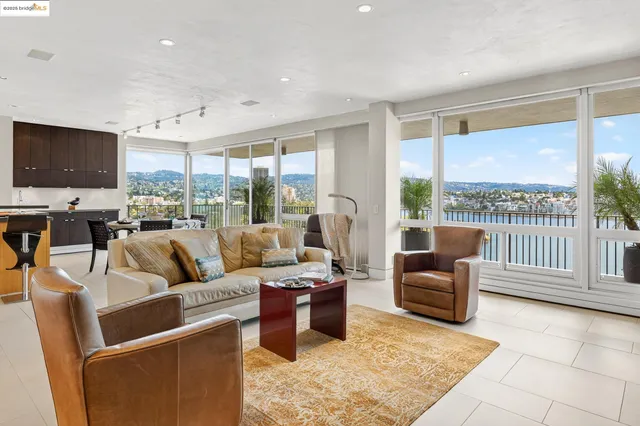 $1,048,000 | 177 19th Street, Unit 10E, Oakland, CA 94612