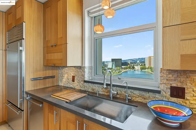 $1,048,000 | 177 19th Street, Unit 10E, Oakland, CA 94612