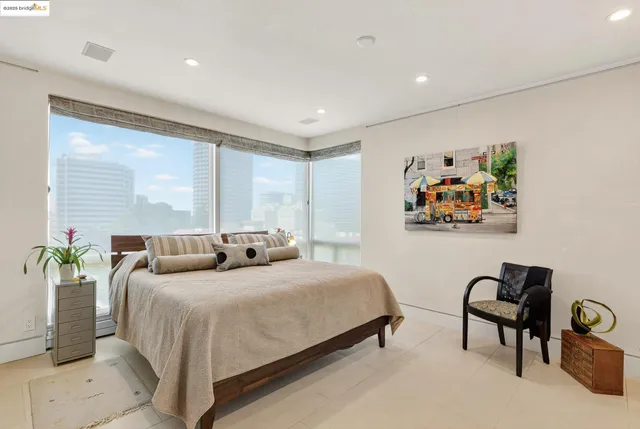 $1,048,000 | 177 19th Street, Unit 10E, Oakland, CA 94612