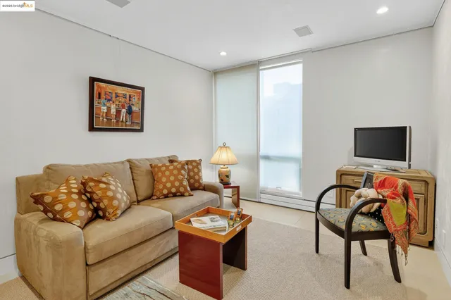 $1,048,000 | 177 19th Street, Unit 10E, Oakland, CA 94612