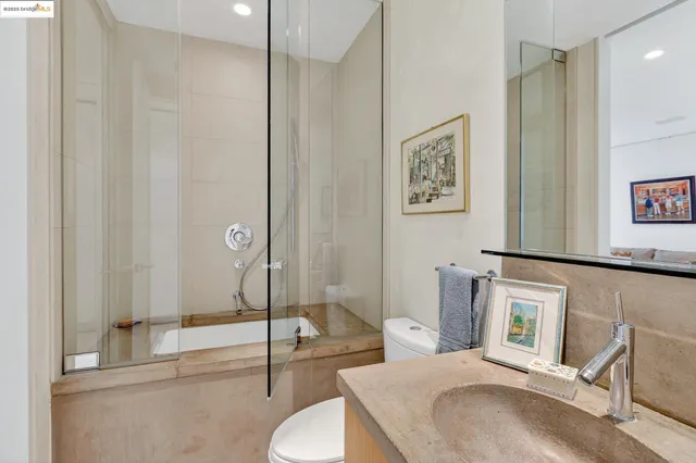 $1,048,000 | 177 19th Street, Unit 10E, Oakland, CA 94612