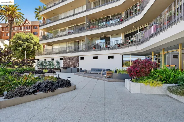 $1,048,000 | 177 19th Street, Unit 10E, Oakland, CA 94612