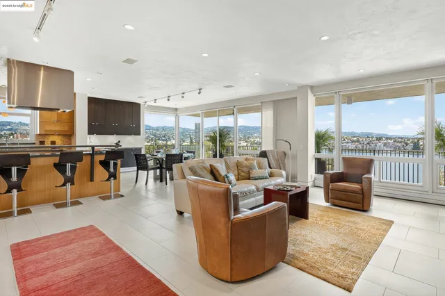 $1,048,000 | 177 19th Street, Unit 10E, Oakland, CA 94612