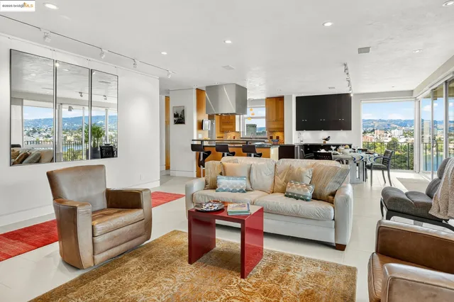 $1,048,000 | 177 19th Street, Unit 10E, Oakland, CA 94612