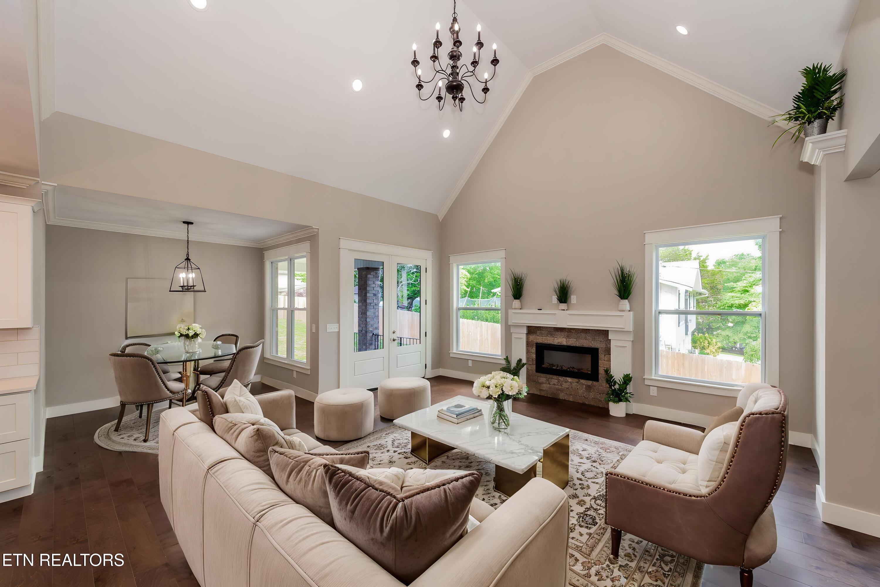 8017 Little Joe Road Powell, TN 37849 - Photo 9 of 59 DSC_3185-Edit - Living Room - Luxury - 5