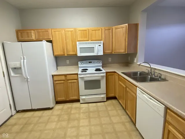 $217,900 | 6212 Bishops Pond Lane, Indianapolis, IN 46268