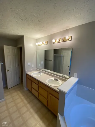 $217,900 | 6212 Bishops Pond Lane, Indianapolis, IN 46268