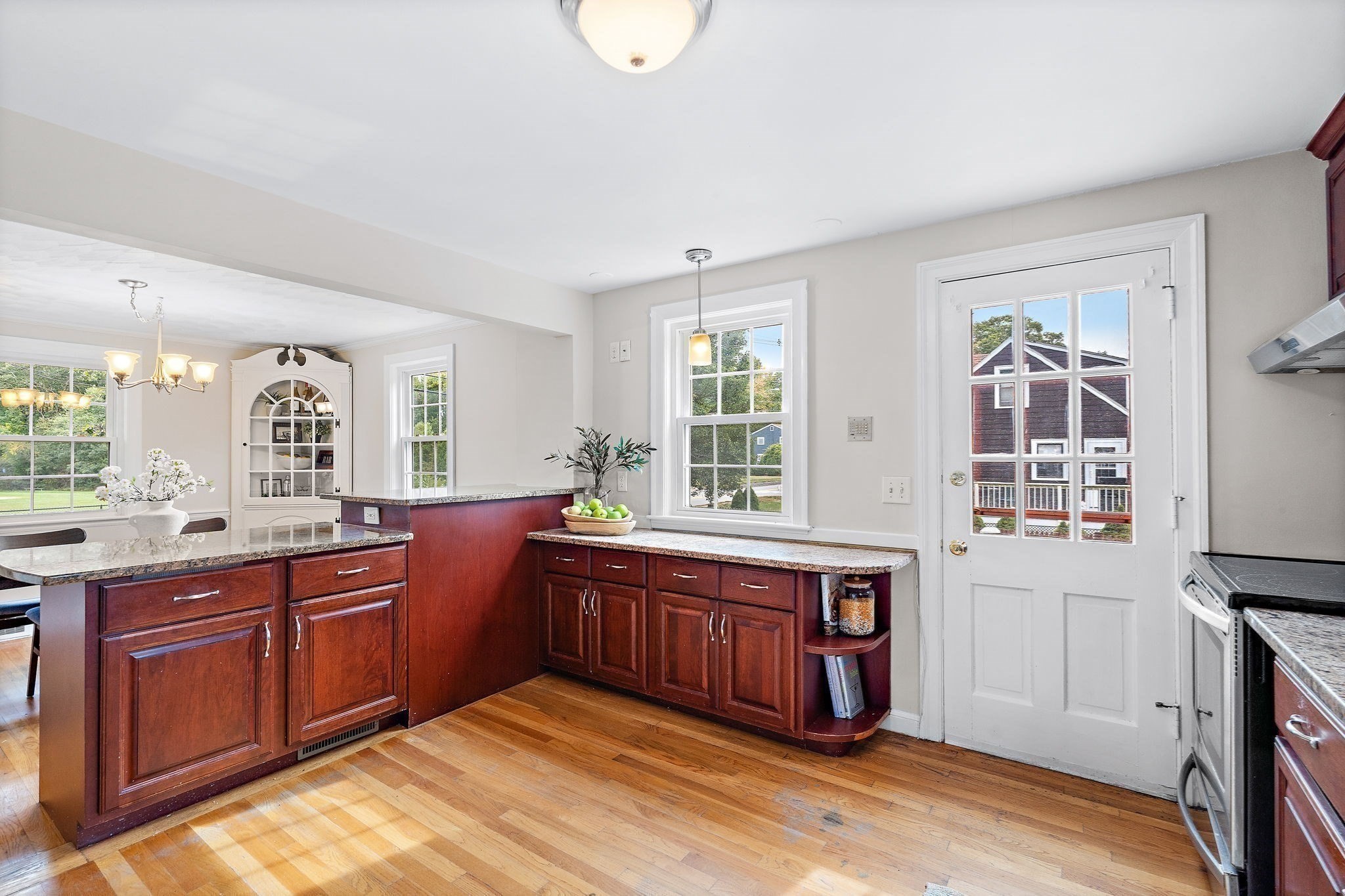 164 Springs Road Bedford, MA 01730 - Photo 7 of 26 Gallery Image 7