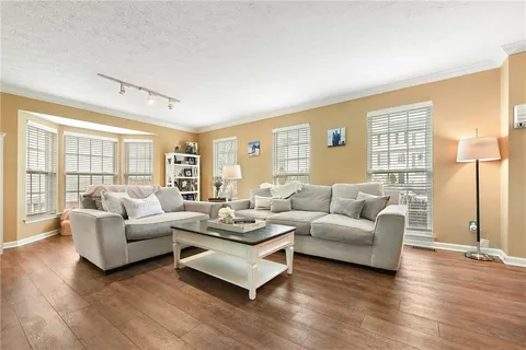 $325,000 | 6328 Oyster Bay Court, Bridgeville, PA 15017