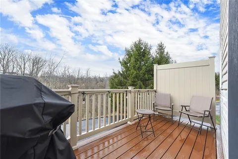 $325,000 | 6328 Oyster Bay Court, Bridgeville, PA 15017