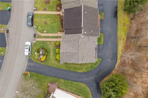 $325,000 | 6328 Oyster Bay Court, Bridgeville, PA 15017