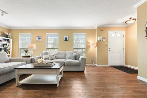 $325,000 | 6328 Oyster Bay Court, Bridgeville, PA 15017