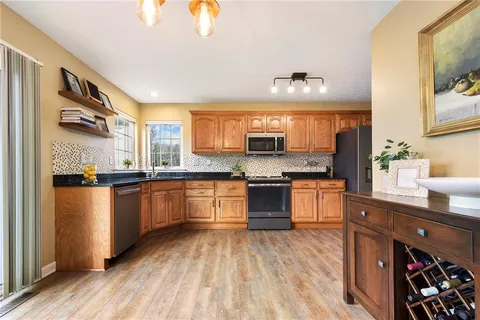 $325,000 | 6328 Oyster Bay Court, Bridgeville, PA 15017