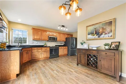 $325,000 | 6328 Oyster Bay Court, Bridgeville, PA 15017