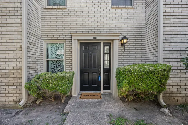 $225,000 | 8400 Jamestown Drive, Unit 226, Austin, TX 78758