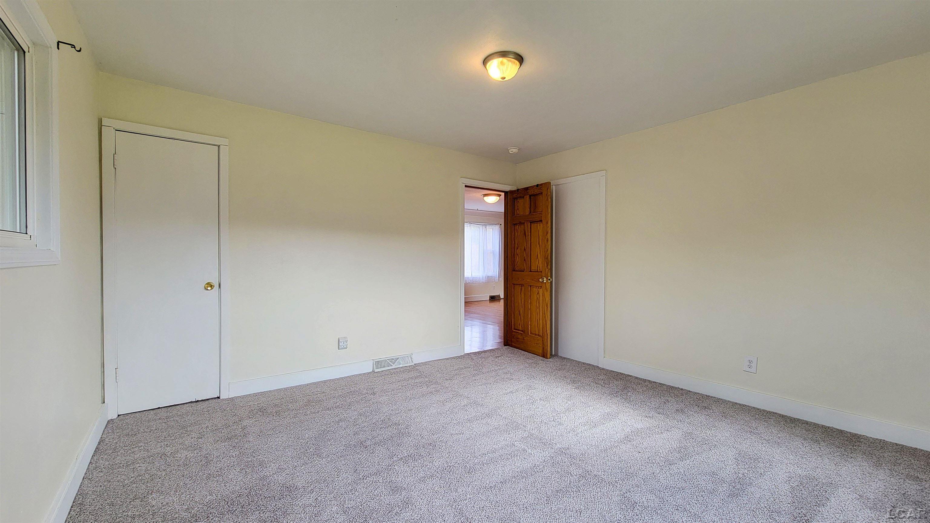 1205 West Carleton Road Adrian, MI 49221 - Photo 14 of 17 50095304-13.JPG