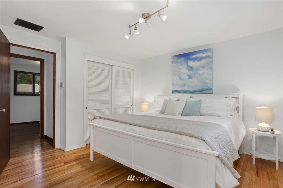 7005 Meadowdale Beach Road Edmonds, WA 98026 - Photo 14 of 25 Gallery Image 14