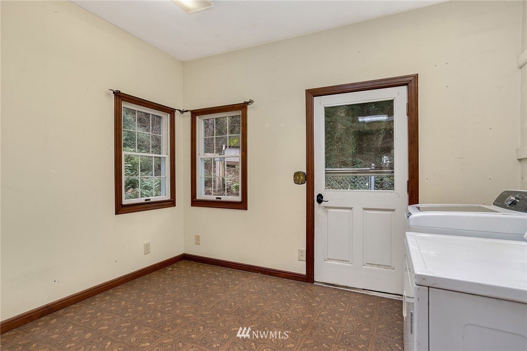 7005 Meadowdale Beach Road Edmonds, WA 98026 - Photo 19 of 25 Gallery Image 19