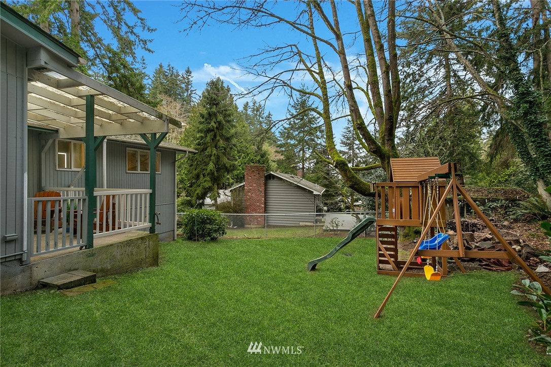 7005 Meadowdale Beach Road Edmonds, WA 98026 - Photo 21 of 25 Gallery Image 21