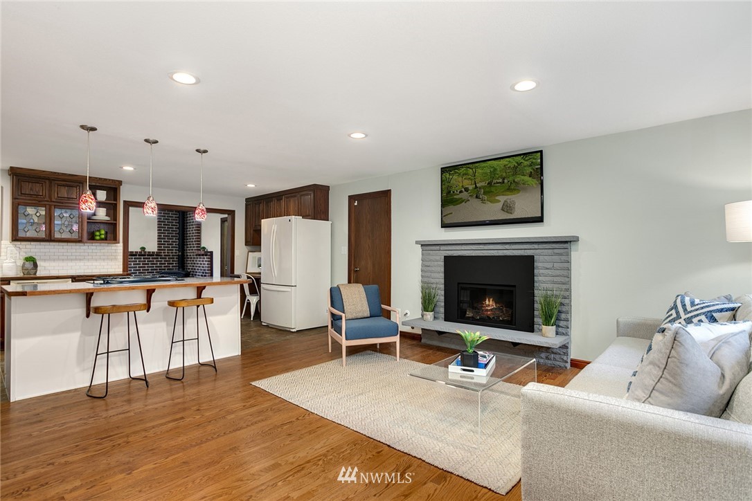 7005 Meadowdale Beach Road Edmonds, WA 98026 - Photo 5 of 25 Gallery Image 5