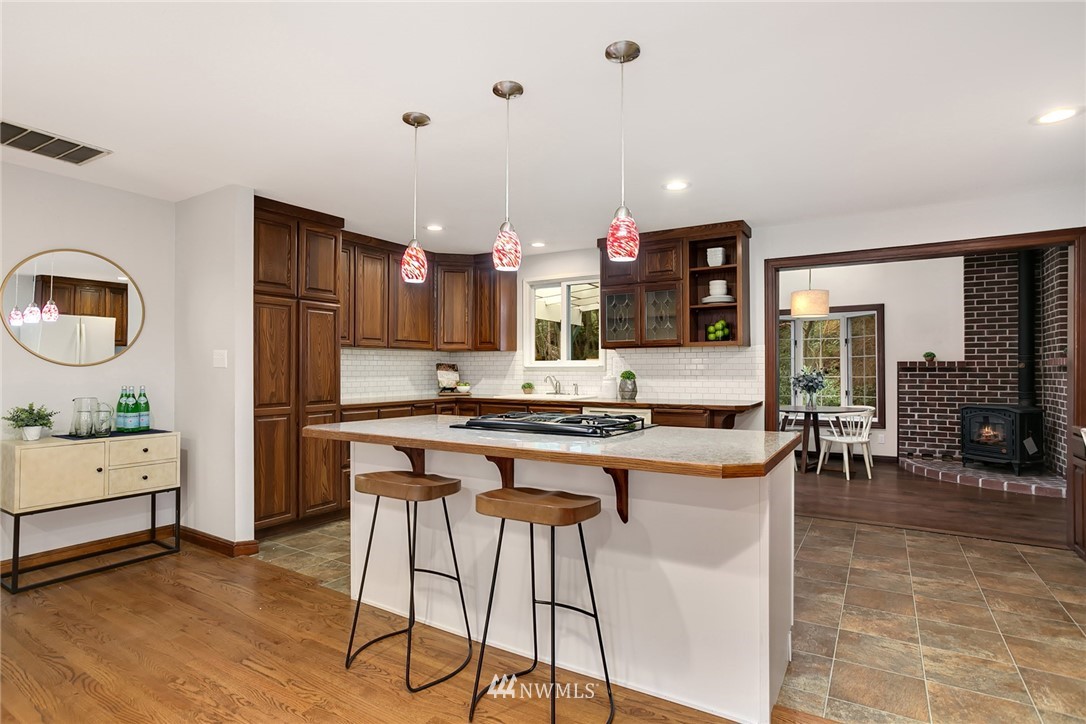 7005 Meadowdale Beach Road Edmonds, WA 98026 - Photo 8 of 25 Gallery Image 8