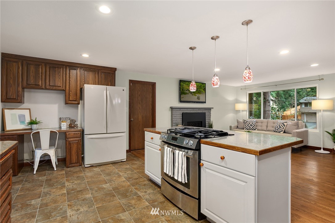 7005 Meadowdale Beach Road Edmonds, WA 98026 - Photo 10 of 25 Gallery Image 10