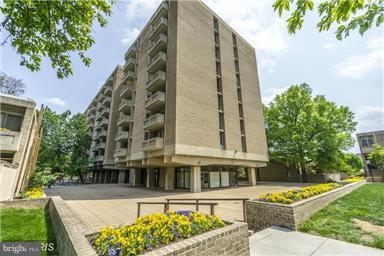240 M Street Southwest, Unit E102 Washington, DC 20024 - Photo 1 of 29 Exterior (General)