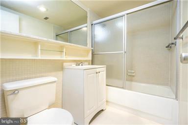 240 M Street Southwest, Unit E102 Washington, DC 20024 - Photo 16 of 29 Interior (General)