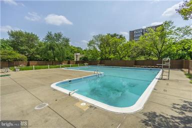 240 M Street Southwest, Unit E102 Washington, DC 20024 - Photo 18 of 29 Exterior (General)