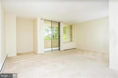 240 M Street Southwest, Unit E102 Washington, DC 20024 - Photo 8 of 29 Living Room