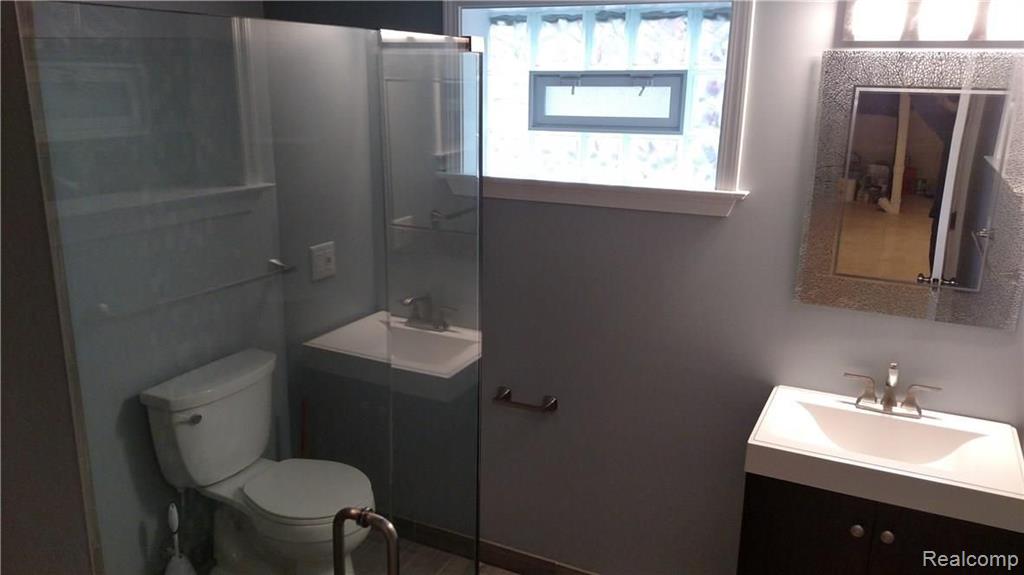 2509 Rochester Road Royal Oak, MI 48073 - Photo 29 of 36 Gallery Image 29