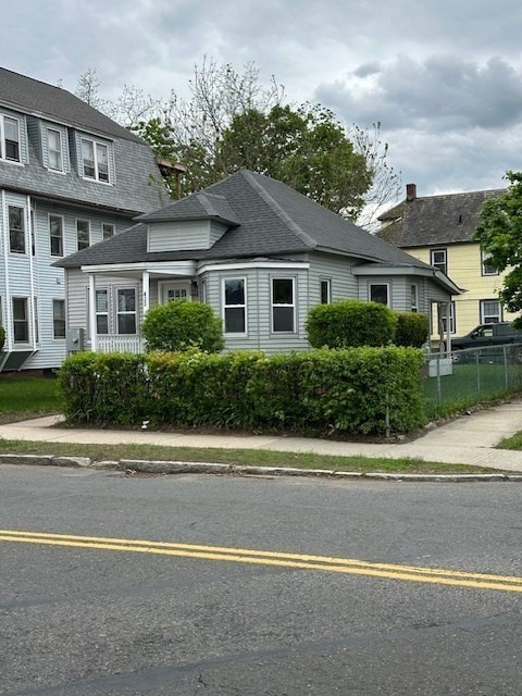 423 Orange Street Springfield, MA 01108 - Photo 5 of 23