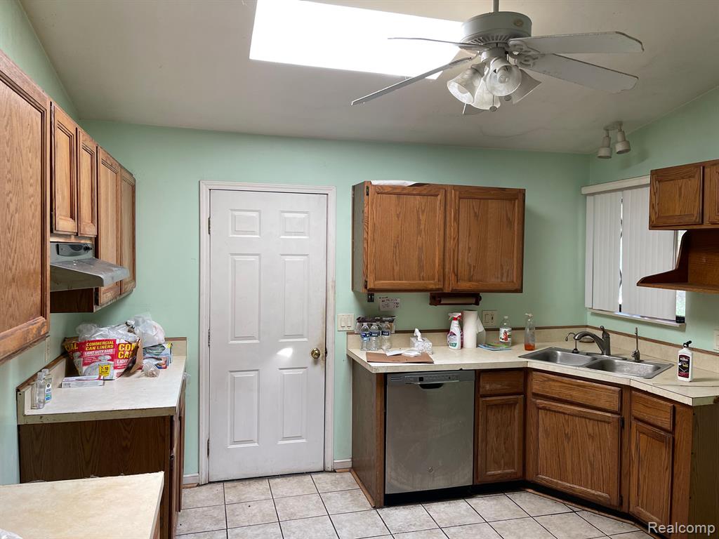 29721 Farmington Road Farmington Hills, MI 48331 - Photo 8 of 40
