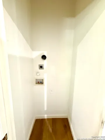 $849 | 2422 West Commerce Street, Unit 3, San Antonio, TX 78207