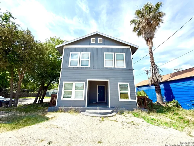 $849 | 2422 West Commerce Street, Unit 3, San Antonio, TX 78207