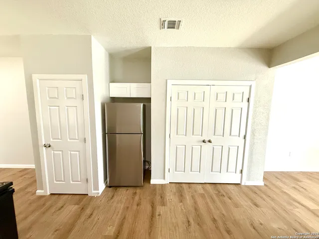 $849 | 2422 West Commerce Street, Unit 3, San Antonio, TX 78207