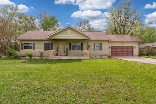 $349,999 | 1358 Pershing Road, West Frankfort, IL 62896