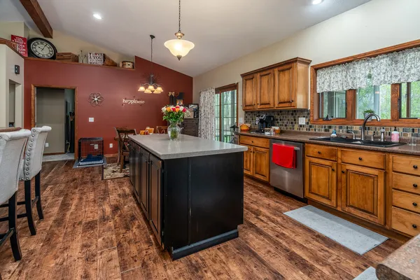 $349,999 | 1358 Pershing Road, West Frankfort, IL 62896