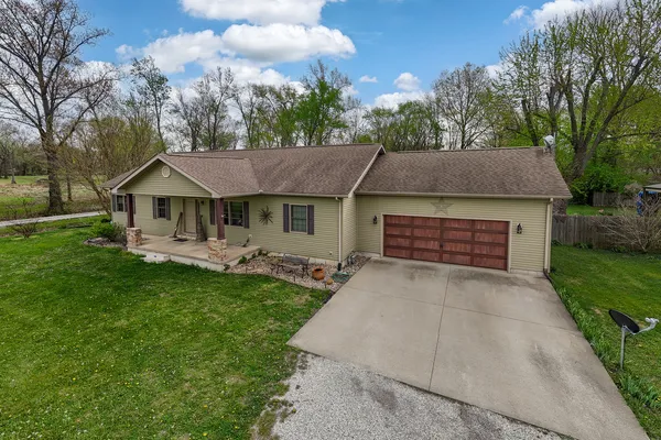 $349,999 | 1358 Pershing Road, West Frankfort, IL 62896