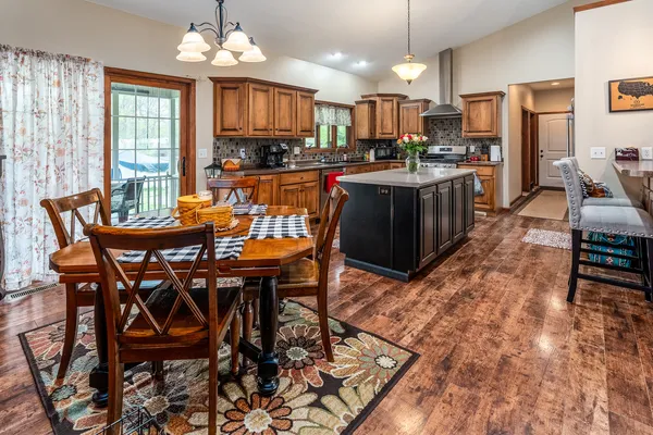 $349,999 | 1358 Pershing Road, West Frankfort, IL 62896