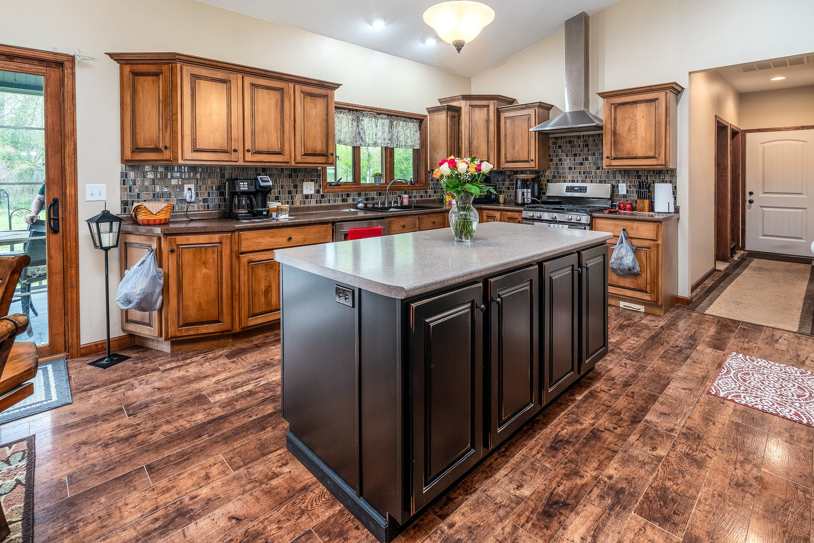 1358 Pershing Road West Frankfort, IL 62896 - Photo 8 of 43