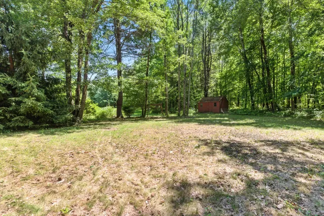 $595,000 | 33 Hillview Lane, Lewiston, ME 04240