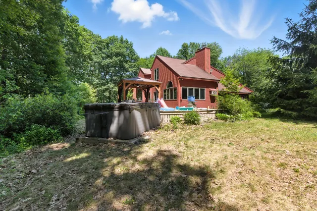 $595,000 | 33 Hillview Lane, Lewiston, ME 04240