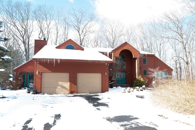 $595,000 | 33 Hillview Lane, Lewiston, ME 04240