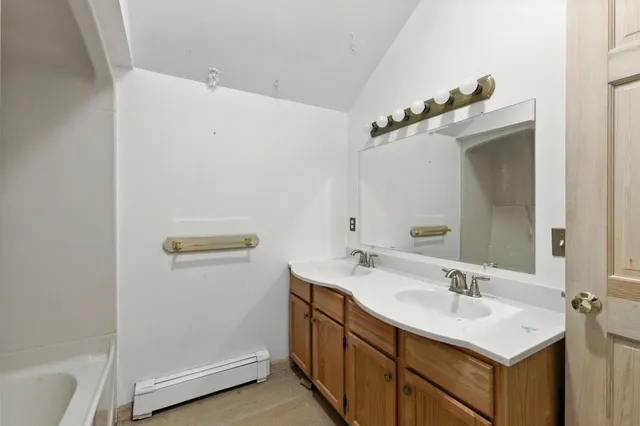 $595,000 | 33 Hillview Lane, Lewiston, ME 04240