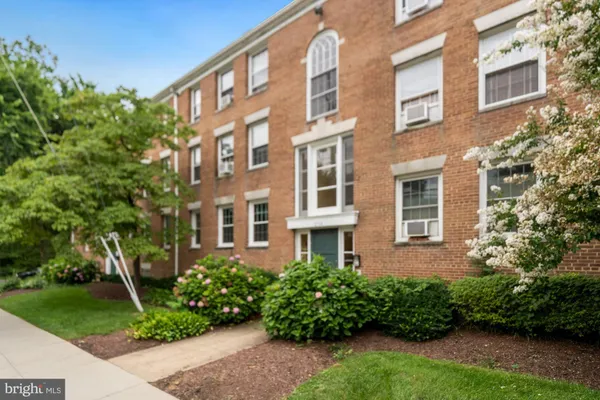 $2,200 | 2714 Ordway Street Northwest, Unit 1, Washington, DC 20008