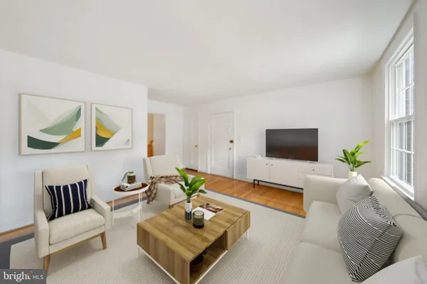 $2,200 | 2714 Ordway Street Northwest, Unit 1, Washington, DC 20008