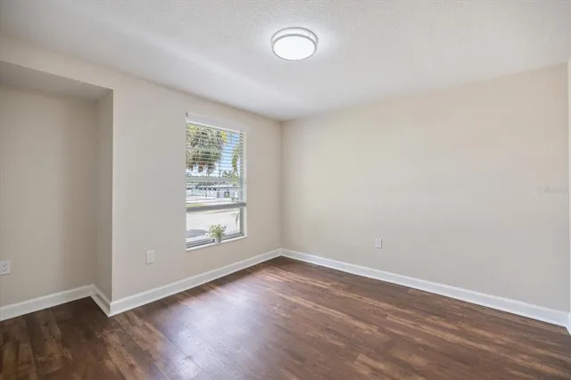 $1,800 | 960 Highland Street, Unit A6, Sarasota, FL 34234